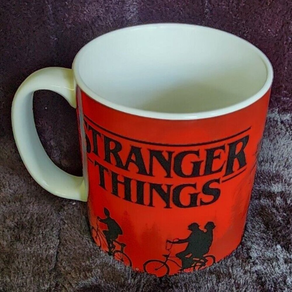 Stranger things large mug Netflix - Picture 2 of 9